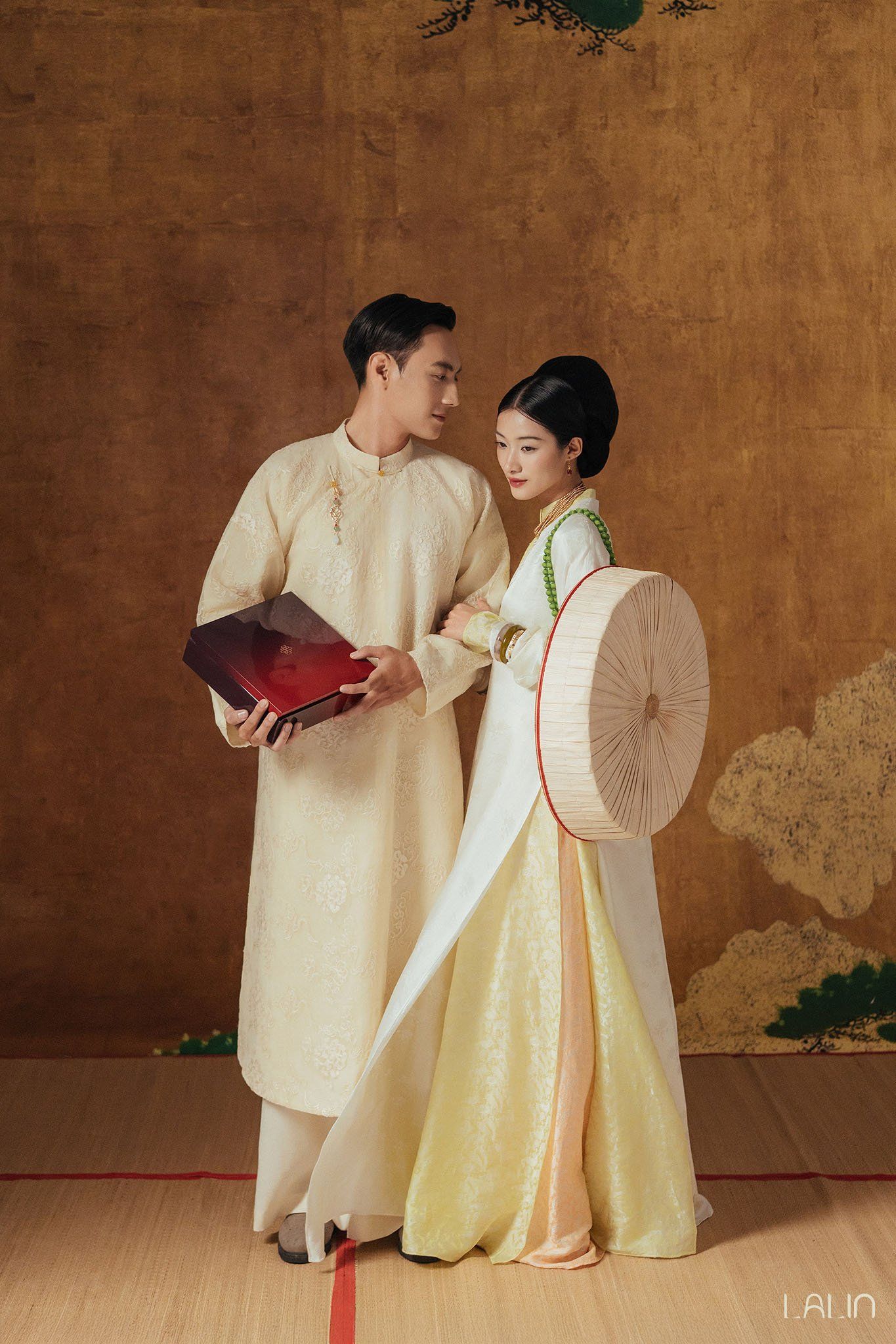 Áo Dài Tơ Tằm Nghi Giao
