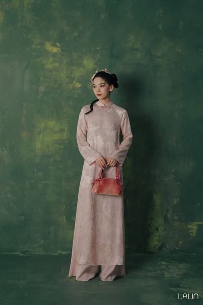  Áo Dài Tơ Tằm Phấn Kim 