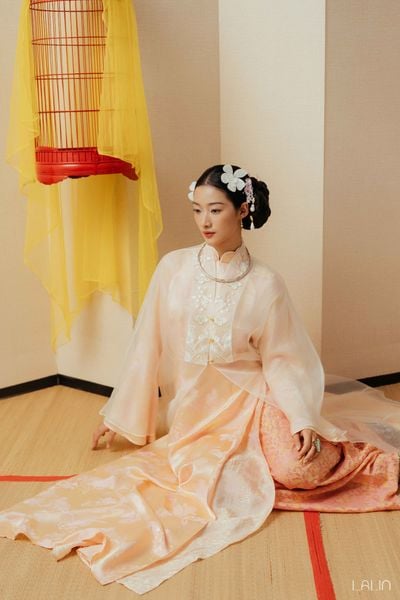  Áo Khoác Tơ Tằm Vỹ Giao 