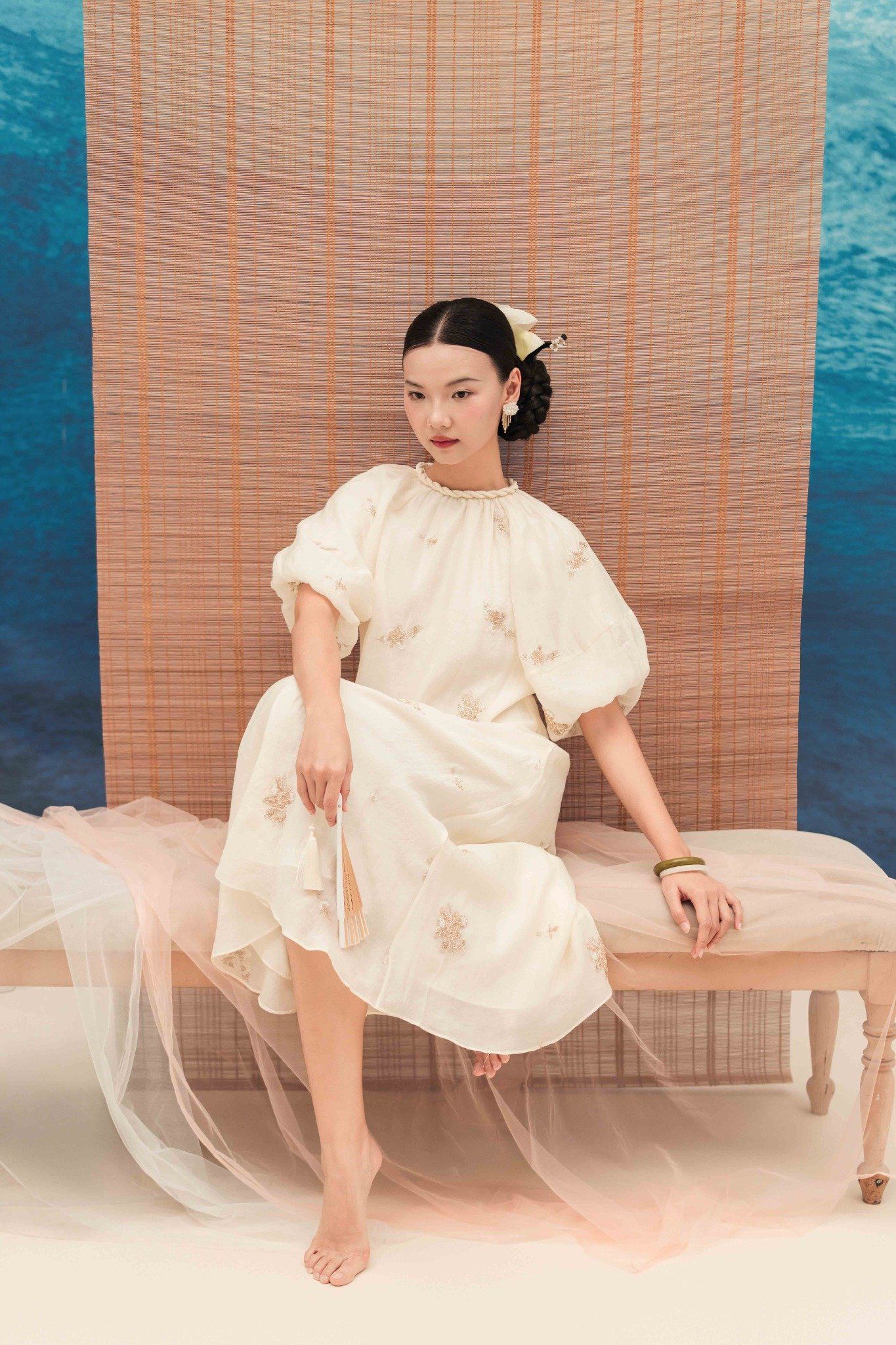 Đầm Tơ Tuyết Liên