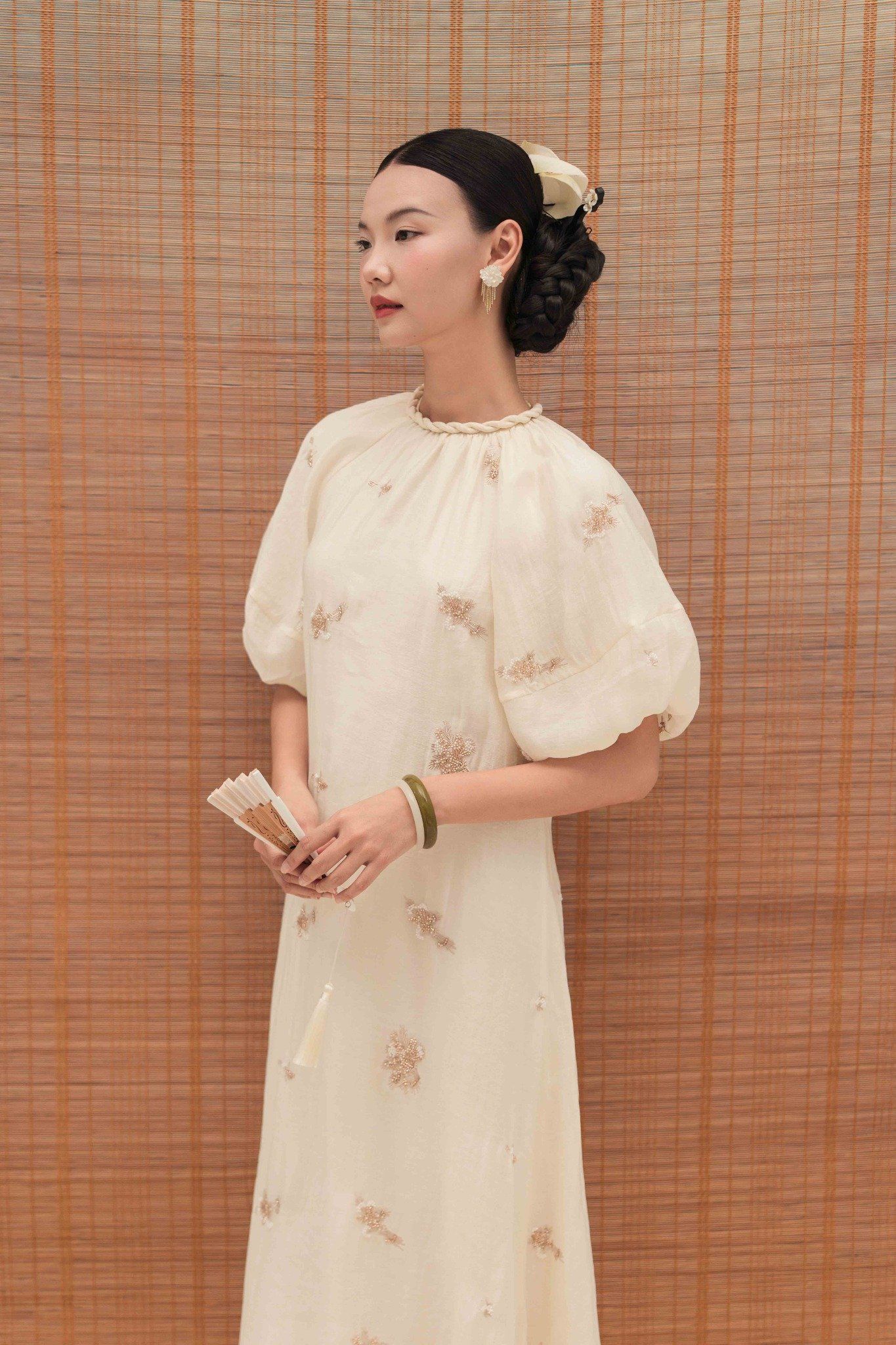 Đầm Tơ Tuyết Liên