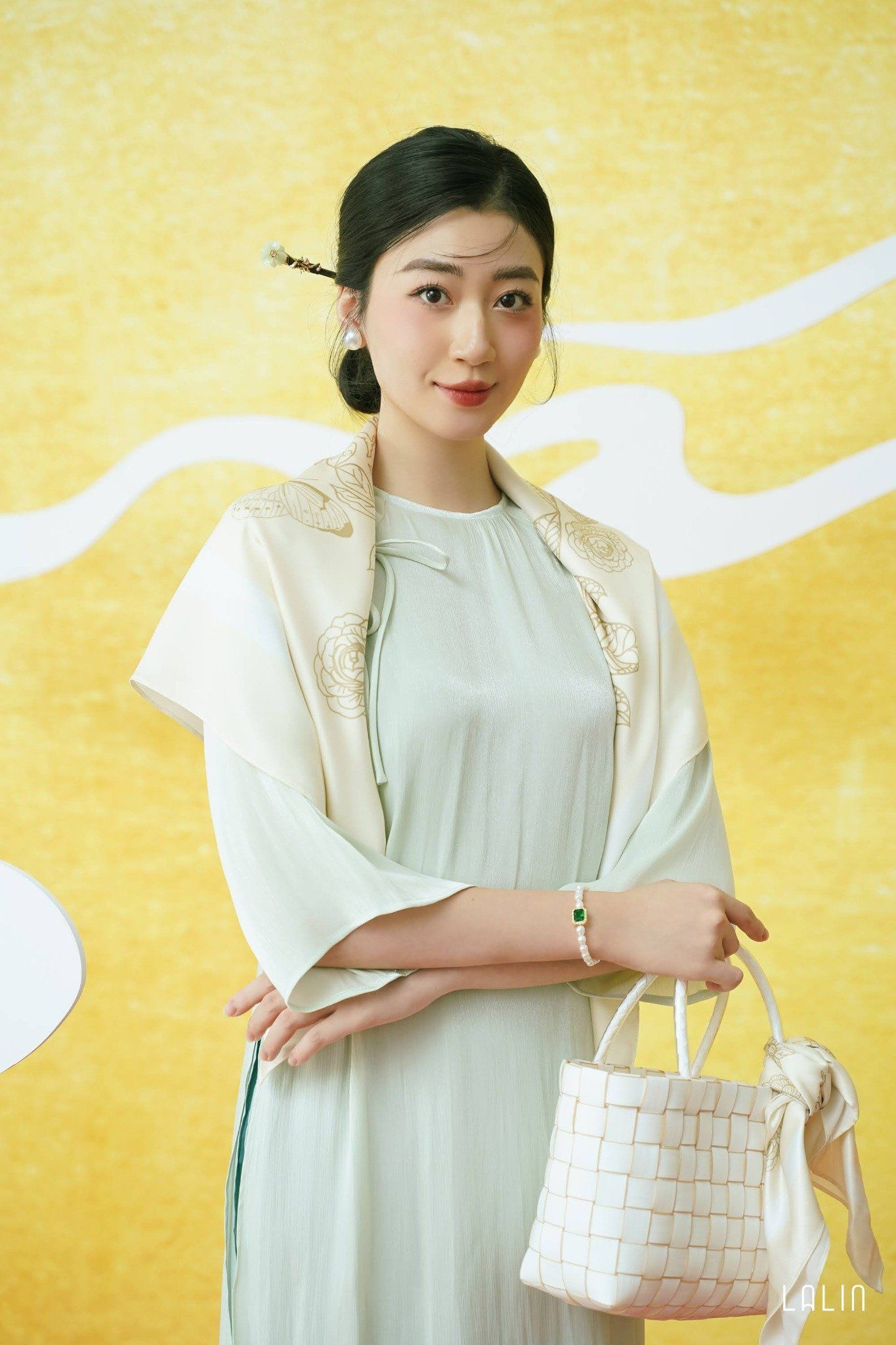Trâm Cài Lalin