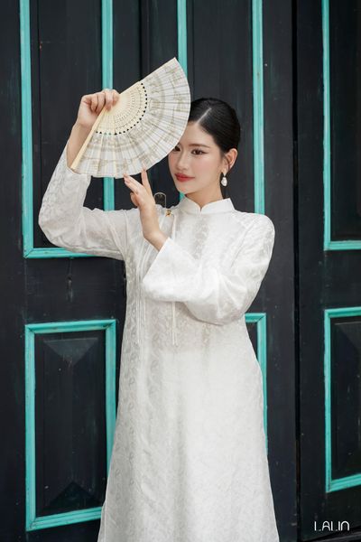  Quạt Lụa Lạc Uyển 