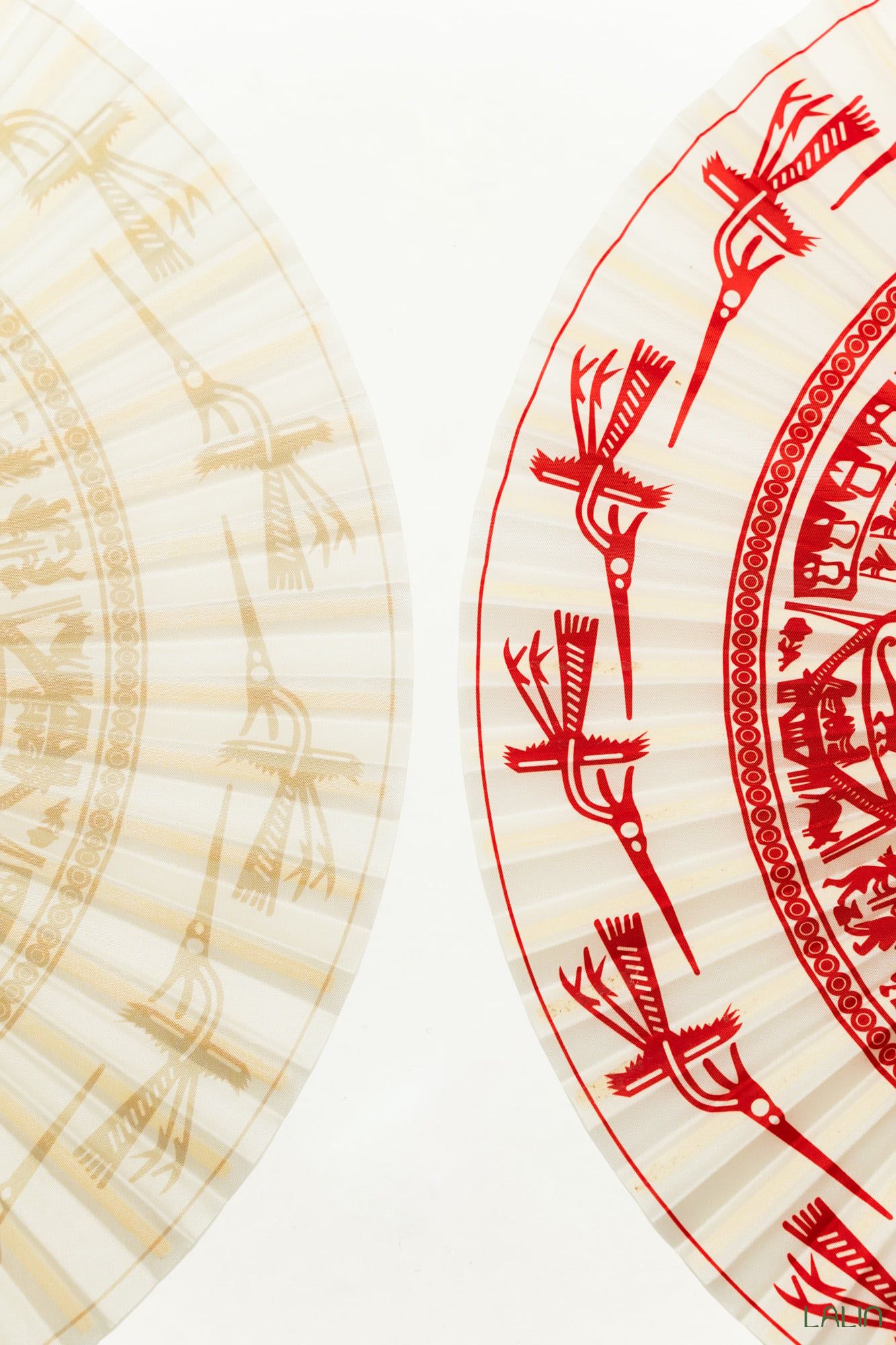 Quạt Lụa Lạc Uyển