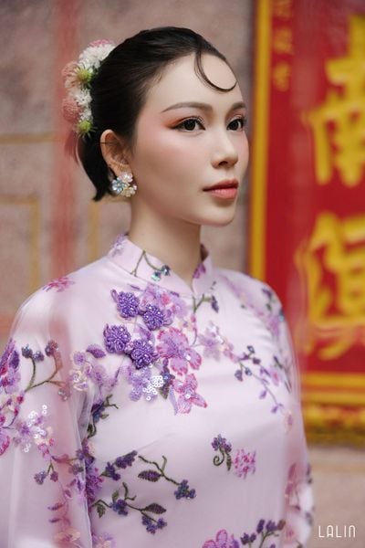  Áo Dài Thêu Cẩm Chi 