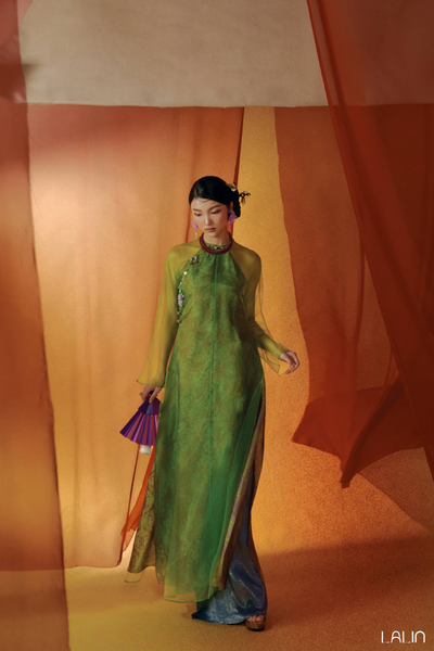  Áo Dài Tơ Khuê Tú 