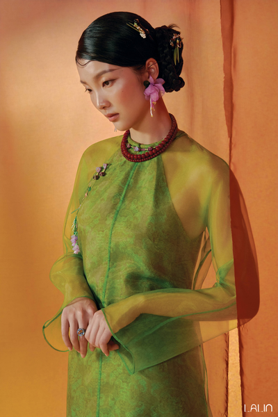  Áo Dài Tơ Khuê Tú 