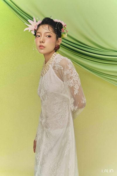  Áo Dài Ren Tuyết Yên 