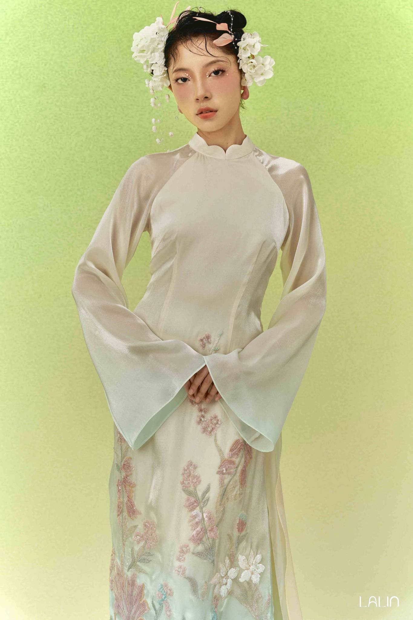 Áo Dài Tơ Đính Kết Yên Lam