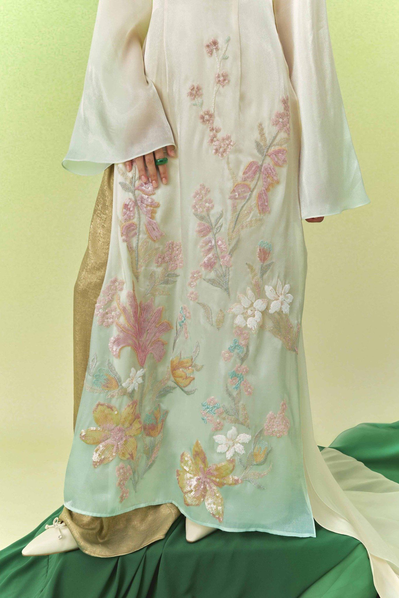 Áo Dài Tơ Đính Kết Yên Lam