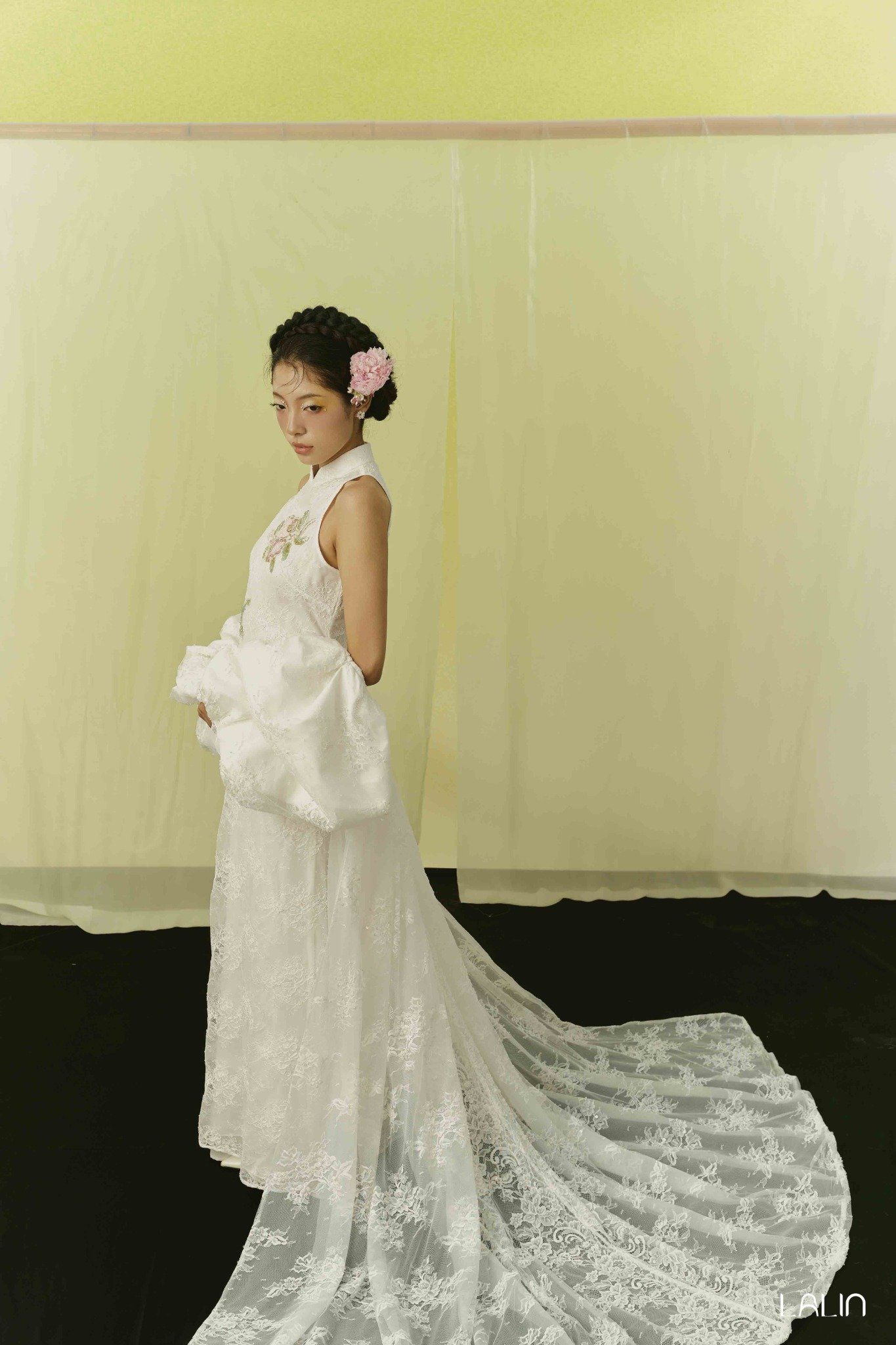 Áo Choàng Ren Mây Yên