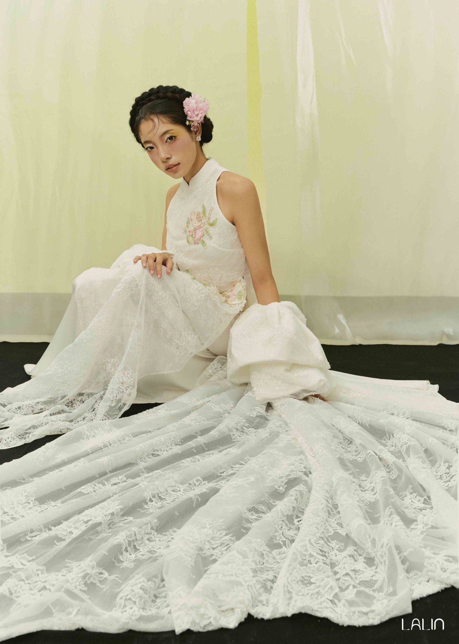 Áo Dài Ren Đính Kết Yên Lan