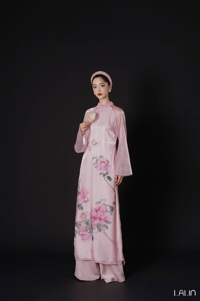  Áo Dài Đính Kết Điệp Chi 