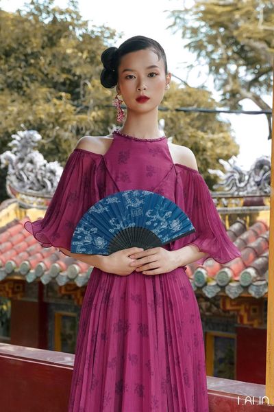  Quạt Lụa Uyển Khanh 