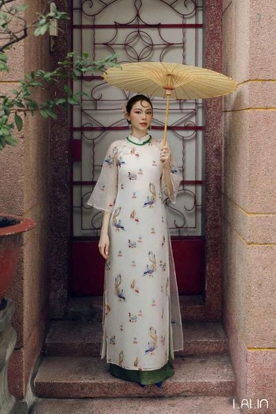  Áo Dài Tơ Tằm Khiết Chi 