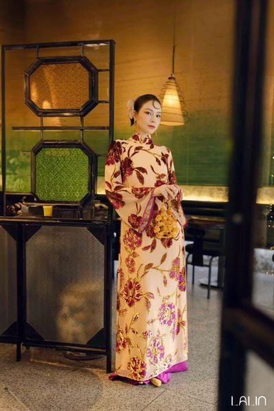  Áo Dài Tơ Nhung Huỳnh Chi 