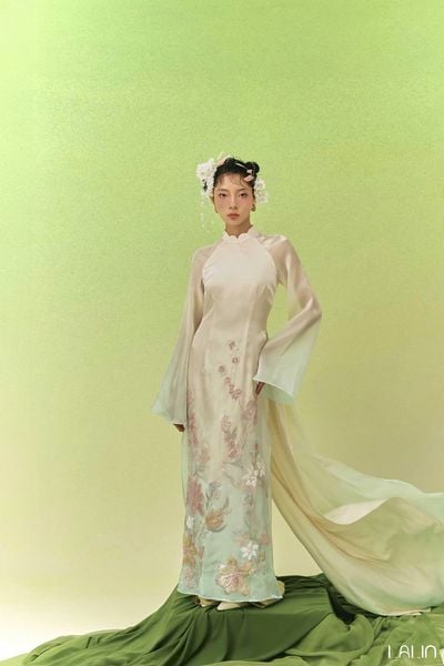  Áo Dài Tơ Đính Kết Yên Lam 