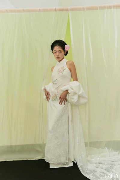  Áo Dài Ren Đính Kết Yên Lan 