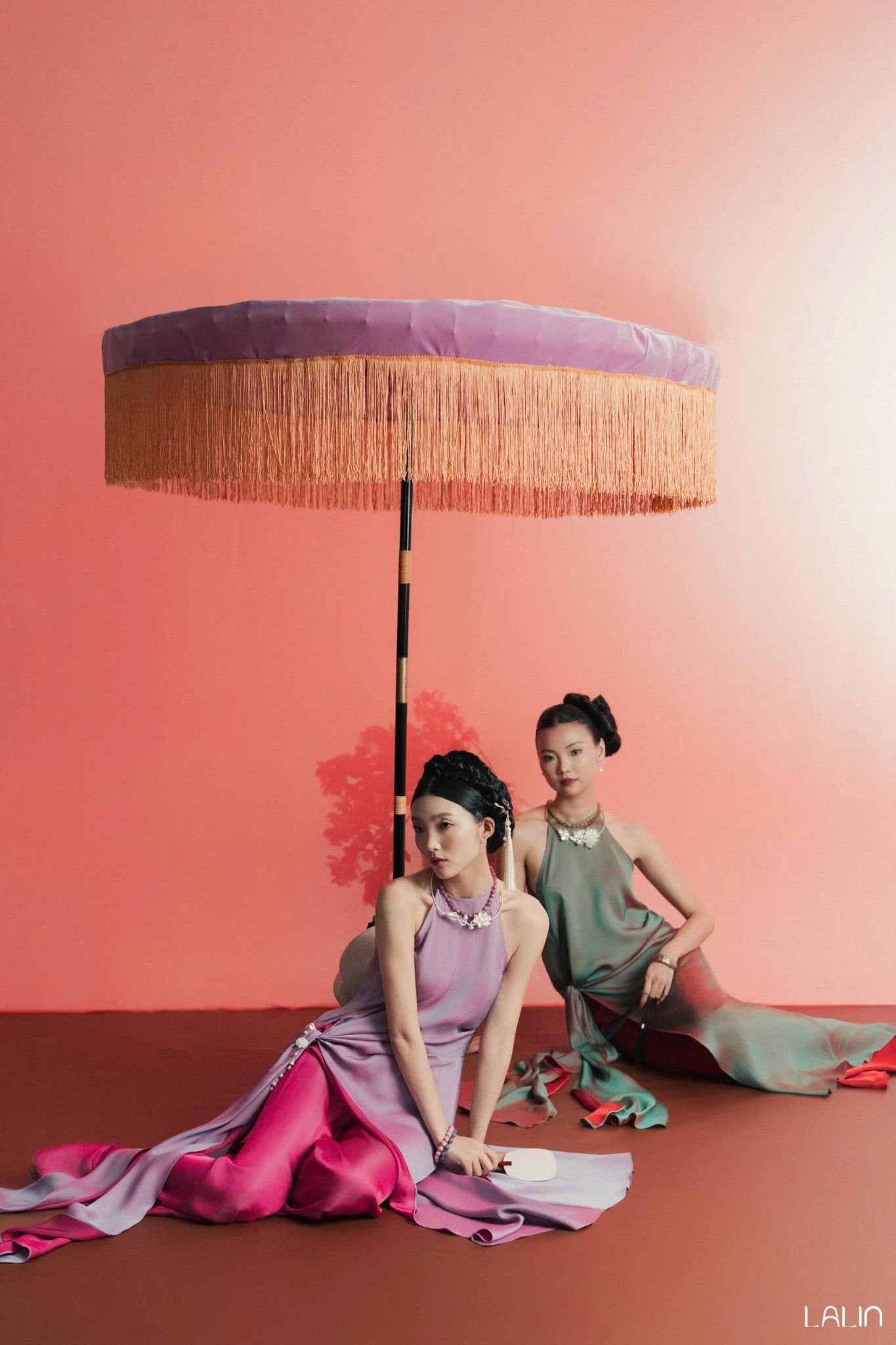 Áo Lụa Cổ Yếm Ngự Giao