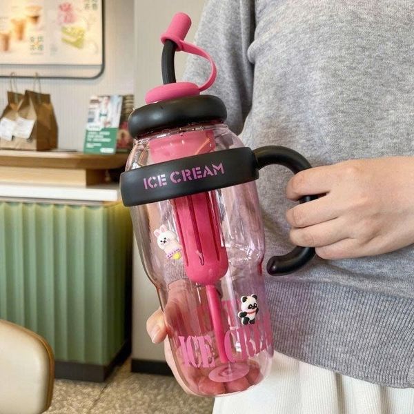 QUÀ TẶNG Bình Đựng Nước Cầm Tay Tiện Lợi 1300ml (màu ngẫu nhiên)