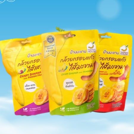 Thùng Snack Chuối Sấy Giòn Kẹp Mứt Me, Chanh Dây và Me cay Tamarind House Crispy Banana 90g x24 gói/ thùng