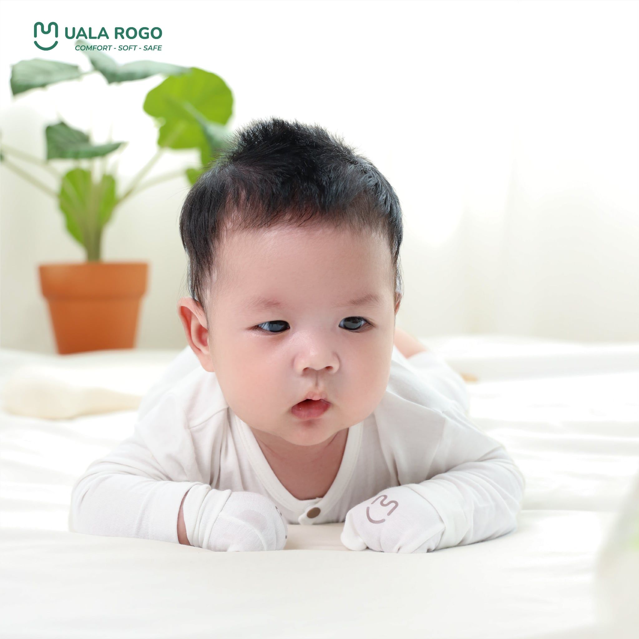  Body dài Baby Hug Adorable in white UR 090 