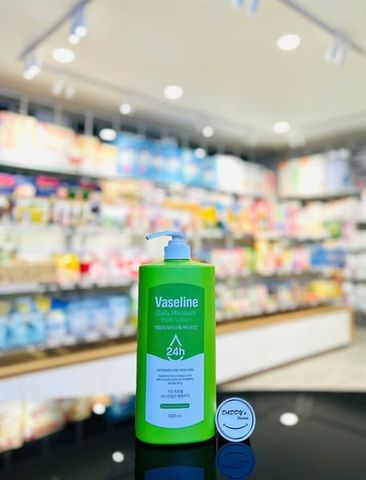 Kem dưỡng thể Vaseline Daily Moisture 24h (1000ml)