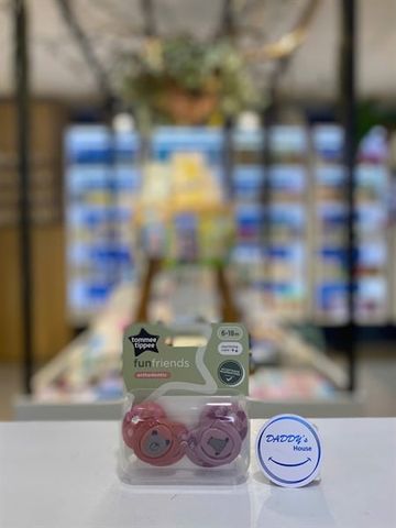 Ty ngậm vui nhộn Tommee Tippee từ 6-18th (vỉ 2 cái)