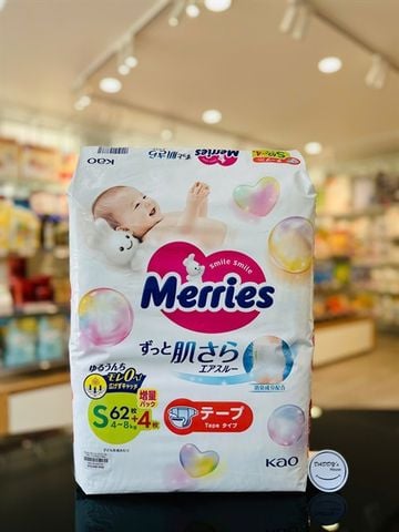Tã dán Merries size S, NĐ - S62 + 4 miếng (4-8kg)