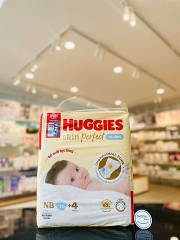 Tã dán Huggies skin perfect NB70 miếng (<5 kg)