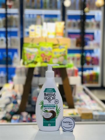 Sữa dưỡng thể Le Petit Marseillais với dừa hữu cơ - NĐ (400ml)