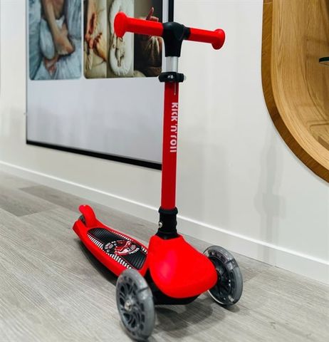 Xe trượt Kick n Roll K4 - Màu đỏ