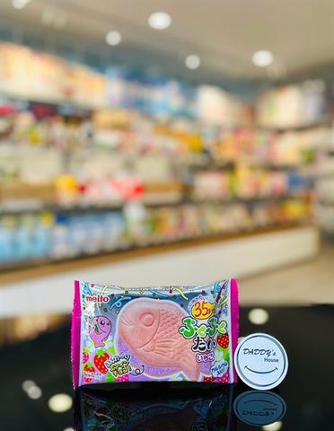 Bánh xốp cá Meito nhân kem dâu (16.5g)