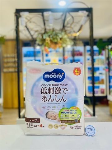 Tã dán Moony Natural size Newborn - 62+4 miếng NK (<5kg)