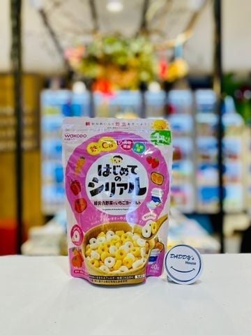 Ngũ cốc gạo, 4 loại rau củ xanh vàng, sữa chua dâu Wakodo 1 tuổi (40g)