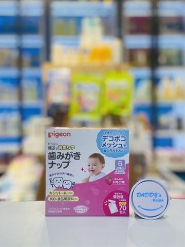 Giấy lau răng Pigeon hương dâu - 6 tháng - NĐ (70 tờ)