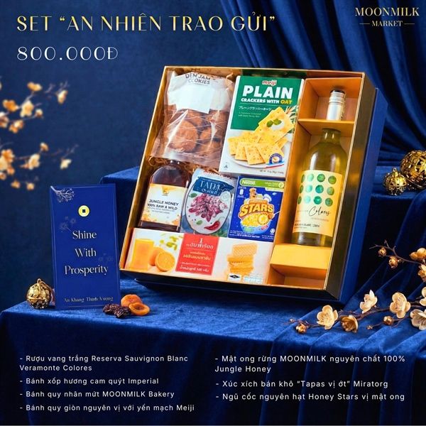 SN.PC- Moonmilk New Year Gift Box (Set quà 900)