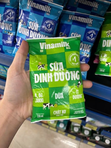 DA.M.F-Sữa. Less Sugar Natritious Milk Coconut Vinamilk 220ml