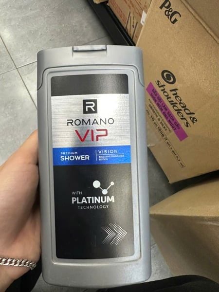 PU-Tiêu dùng. VIP Vision Body Wash Romano 180g