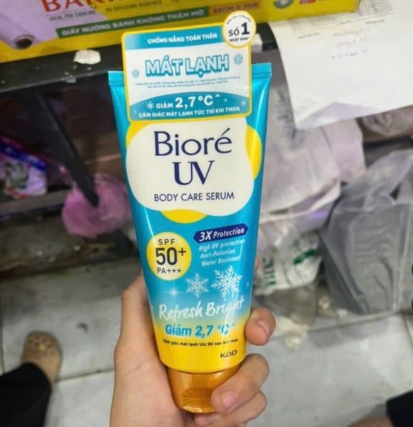 PU-Tiêu dùng. Refresh Bright Body Sunscreen Serum Bioré 150ml