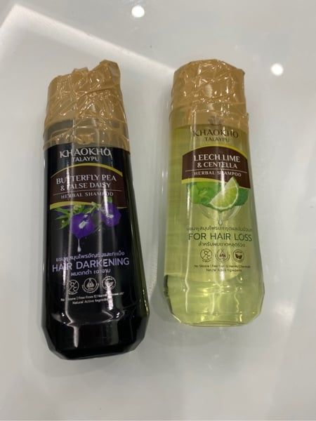 PU-Tiêu dùng. Leechlime and Centella Oraganic Herbal Shampoo Khaokho Talaypu 180ml.