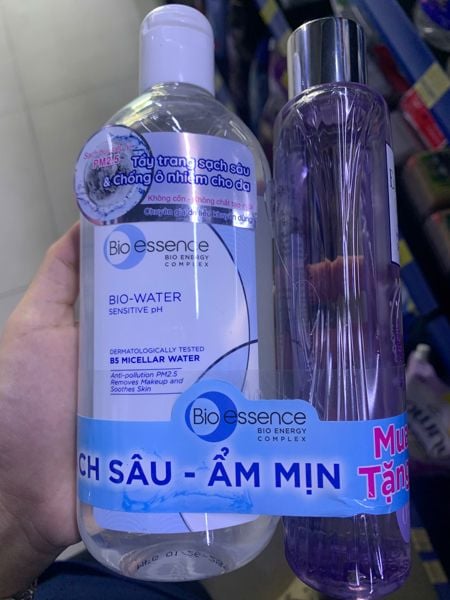 PU-Tiêu dùng. Micellar Water Bio-Essence 400ml +Free Shower Gel Enchanteur 200g