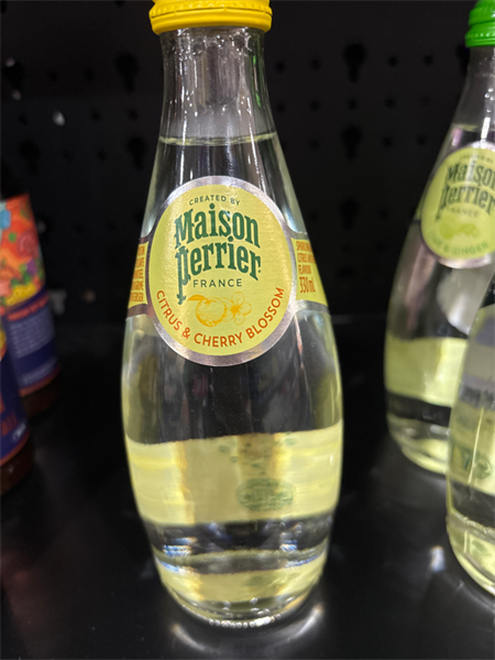 BW.W-Nước suối. Citrus & Cherry Flavor Sparkling Glass Water Maison Perrier 330ml