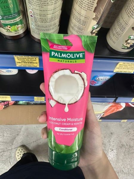 PU-Tiêu dùng. Coconut Cream & Keratin Intensive Moisture Conditioner Palmolive 180ml