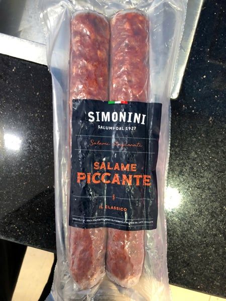 ME.CC-Thịt nguội. Salmon Piccante Dry Sausage Whole Simonnini 1,080kg