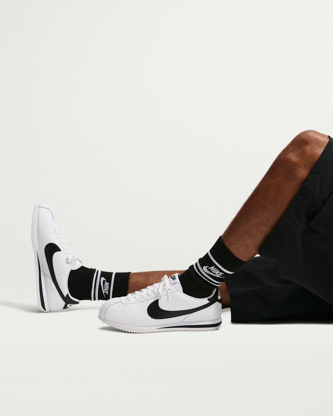  Vớ Tập Luyện Unisex NIKE Nike Sportswear Everyday Essential DX5089-010 