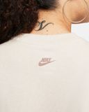  Áo Phông - Áo thun Thể Thao Nữ NIKE W Nsw Ss Boxy Campus Tee FJ1821-104 
