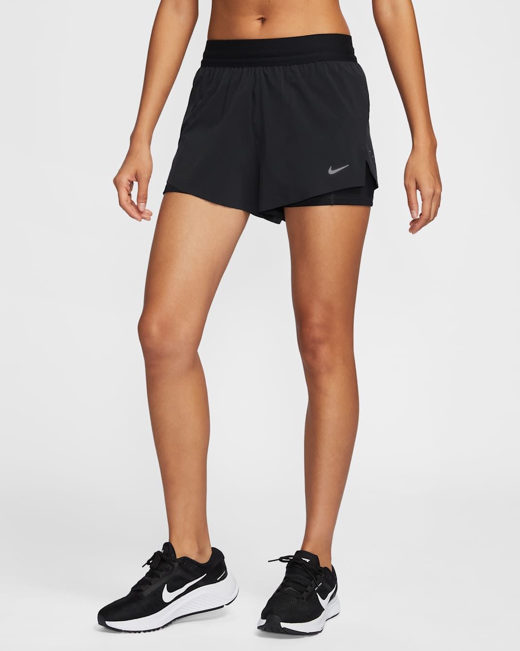  Quần Đùi Chạy Nữ NIKE As W Nk Swift Df Mr 2N1 Shrt HJ5377-852 