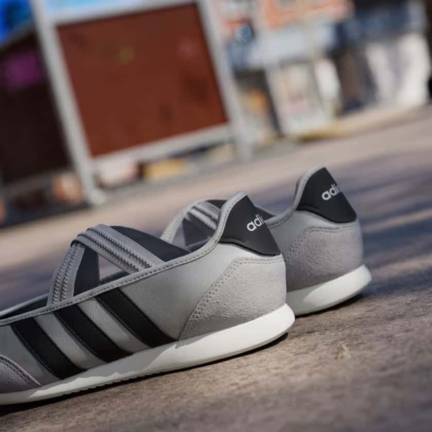  Giày Thể Thao Nữ ADIDAS Barreda Mary Jane HP3520 