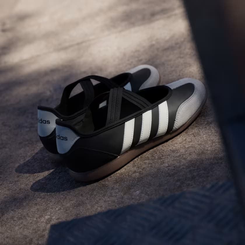  Giày Thể Thao Nữ ADIDAS Barreda Mary Jane HQ7401 